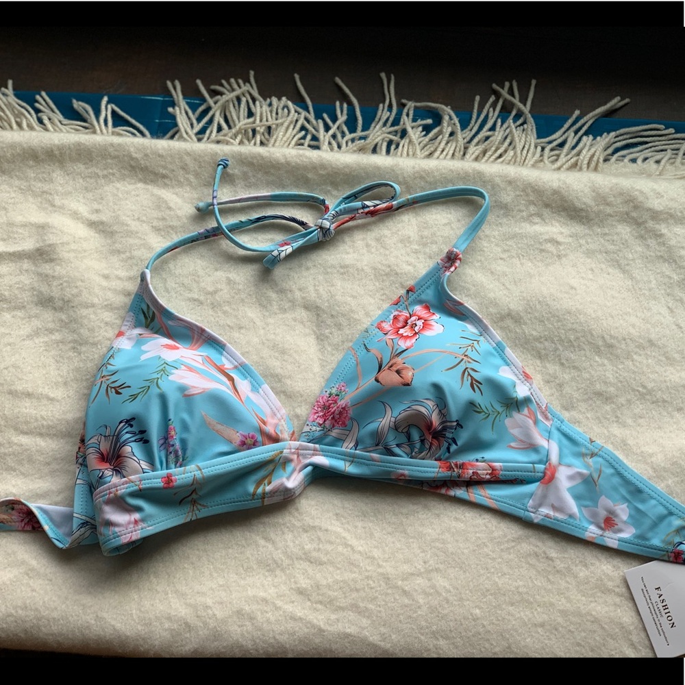 Floral babe blue bikini NWT
